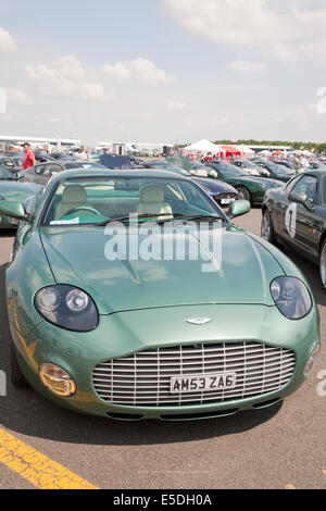Aston Martin db7 Zagato 5935cc Baujahr 2004 in Silverstone auf Oldtimer Day Stockfoto