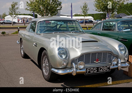 Aston Martin db5 4200cc Baujahr 1965 in Silverstone auf Oldtimer Day Stockfoto