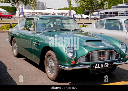 Aston Martin db6 3995cc Baujahr 1969 in Silverstone auf Oldtimer Day Stockfoto