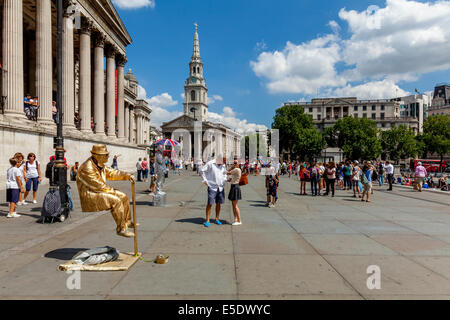 Gaukler, Trafalgar Square, London, England Stockfoto