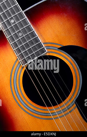 Teil der akustischen Gitarre hautnah Stockfoto