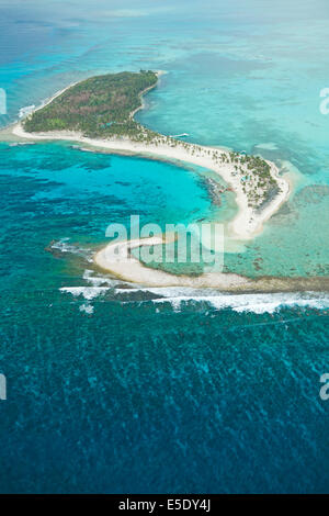 Luftaufnahme des Half Moon Caye, Belize, Karibik, Bestandteil des Belize Barrier Reef Reserve System UNESCO World Heritage Site Stockfoto