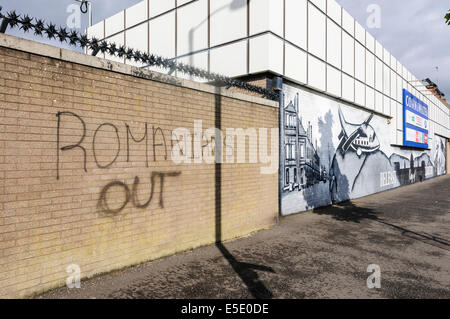 Belfast, Nordirland. 29. Juli 2014. Graffiti, sagen "Rumänen Out" Spraypainted auf einer Wand in Belfast. Bildnachweis: Stephen Barnes/Alamy Live-Nachrichten Stockfoto