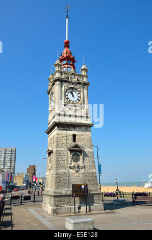 Margate, Kent, England, UK. Margate Clock Tower (1869 - zum Gedenken an Königin Victorias goldenes Jubiläum) Stockfoto