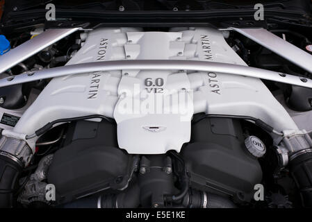 Aston Martin Vantage 6 Liter V12-Motor Stockfoto