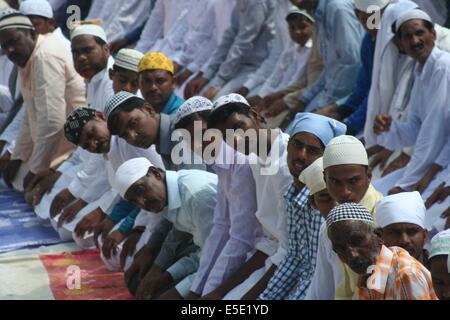 Varanasi, Indien. 29. Juli 2014. Muslime bieten 'ID-UL-FITER NAMAZ"an einen Eid-GAHA einen besonderen Platz in Varanasi. Bildnachweis: Somit Bardhan/Pacific Press/Alamy Live-Nachrichten Stockfoto