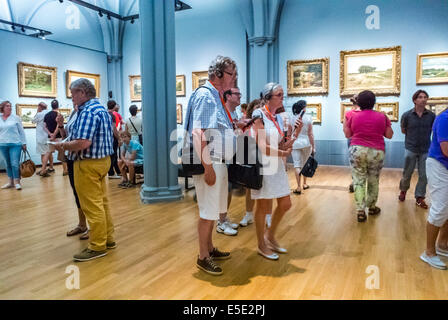 Amsterdam, Holland, Niederlande, das Rijksmuseum, Touristen, bewundern Kunst in Niederländische Kunst Galerie Museum Stockfoto