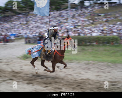 Soma Nomaoi ein traditioneller japanischer Samurai-Reiter-Festival in Minami-Soma, Präfektur Fukushima, Japan statt. Das Gebiet ist noch immer von 2011 Tohoku Erdbeben und Tsunami erholt. Bildnachweis: Chris Willson/Alamy Live-Nachrichten Stockfoto