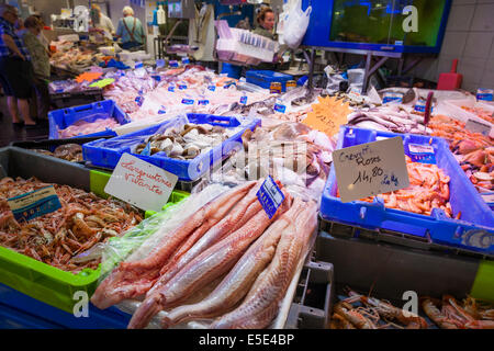 Frischer Fisch Marktstand in Royan Frankreich. Stockfoto