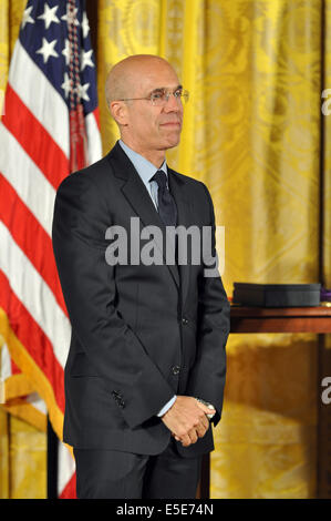 Washington, Dc, USA. 28. Juli 2014. Direktor und CEO von Dreamworks, JEFFREY KATZENBERG, erhält die National Medal of Arts von Präsident Barack Obama während einer Zeremonie im East Room des weißen Hauses. Die National Medal of Arts ist die höchste Auszeichnung für Künstler und Kunst Gönner von der Bundesregierung. Es wird durch den Präsidenten an Einzelpersonen oder Gruppen, die besondere Anerkennung verdient durch Gründe für ihre herausragenden Beiträge zur Exzellenz, Wachstum, Unterstützung und Verfügbarkeit der Künste in den Vereinigten Staaten verliehen. Bildnachweis: Tina Fultz/ZUMA Draht/Alamy Live-Nachrichten Stockfoto