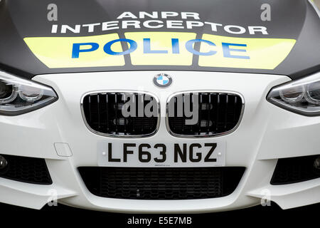 Grösseres Manchester Polizei GMP ANPR Interceptor Polizeifahrzeug in Livree abgebildet livrierter Motorhaube des BMW 3er Reihe Polizeiauto Stockfoto