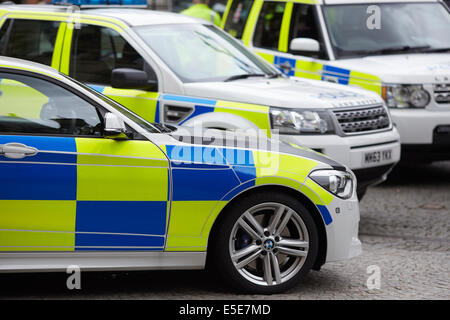 Grösseres Manchester Polizei GMP ANPR Interceptor Polizeifahrzeug in Livree abgebildet livrierter Motorhaube des BMW 3er Stockfoto