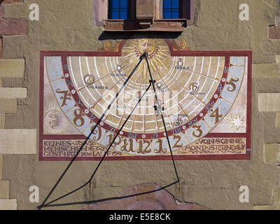 Sonnenuhr im alten Rathaus in Würzburg, Deutschland Stockfoto