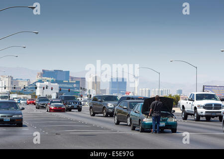 Auto in der Nähe von Las Vegas, Nevada, USA Premium Outlet Norden aufgeschlüsselt Stockfoto