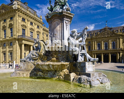 Residenz mit Franken Brunnen in Würzburg, Deutschland Stockfoto