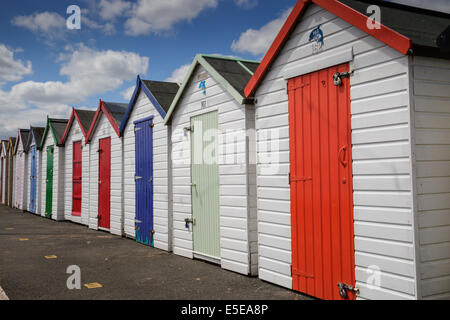 Strandhütten in Paignton England Stockfoto