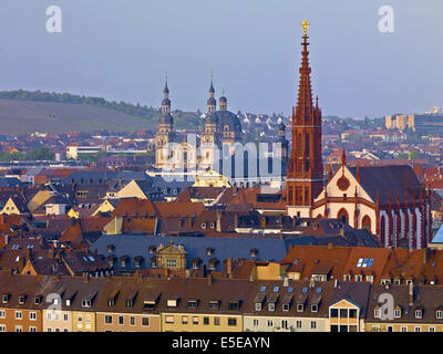 Blick auf Stiftskirche Haug mit Marienkapelle in Würzburg, Deutschland Stockfoto