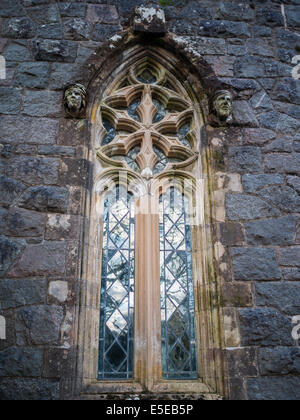 Saint Conan Kirk Fenster Außenansicht Stockfoto