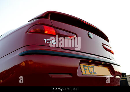 hintere Logo und Bremslichter auf einem Alfa Romeo 156 Stockfoto