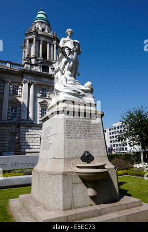 Titanic-Denkmal in Gärten Belfast Stadt Gedenkhalle im Stadtzentrum Stockfoto