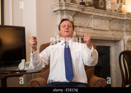 . Britische Premierminister David Cameron in der Downing Street Nr. 10 Stockfoto