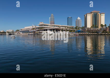 Jose Gasparilla Piraten Schiff angedockt in Tampa Convention Center, Tampa, USA Stockfoto