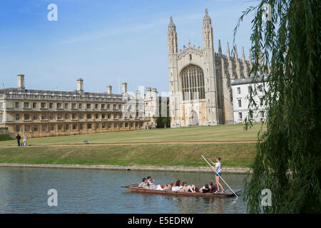 Bootfahren auf der Cam Fluss, Cambridge, England, UK Stockfoto