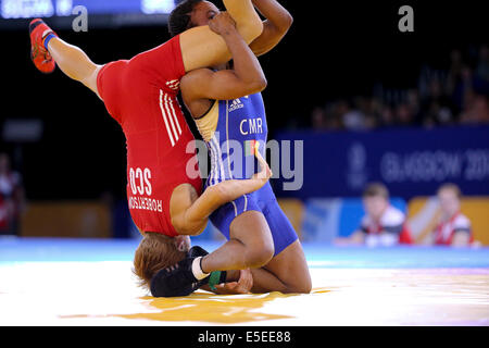 SECC Glasgow Schottland 29. Juli 2014. Commonwealth Games Tag 6. Männer- und Frauen wrestling-Runden. Rebecca Muambo CMR Bt Fiona Robertson SCO Credit: ALAN OLIVER/Alamy Live News Stockfoto