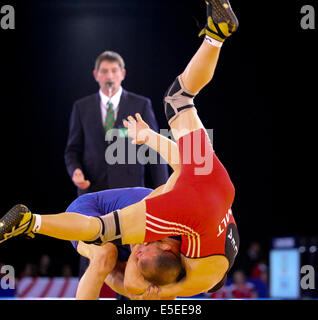 SECC Glasgow Schottland 29. Juli 2014. Commonwealth Games Tag 6. Männer- und Frauen wrestling-Runden. Mike Grundy ENG schlägt David Galea MLT Credit: ALAN OLIVER/Alamy Live News Stockfoto