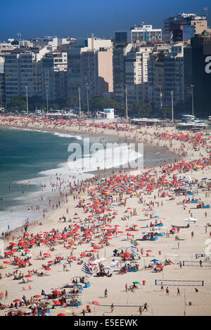 Erhöhten Blick auf die Copacabana, Rio De Janeiro, Brasilien Stockfoto