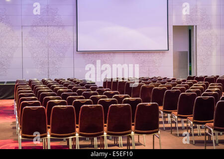 Melbourne Australien, Osten, Wellington Parade, Hilton on the Park, Hotel, Tagungsraum, Konferenz, Leinwand, leer, Stühle, AU140321116 Stockfoto