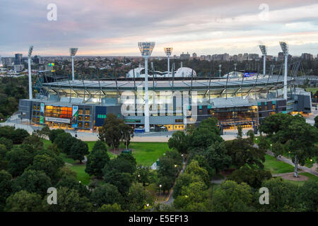 Melbourne Australien, Osten, Yarra Park, Melbourne Cricket Ground, Stadion, Lichter, Abend, Dämmerung, AU140321120 Stockfoto