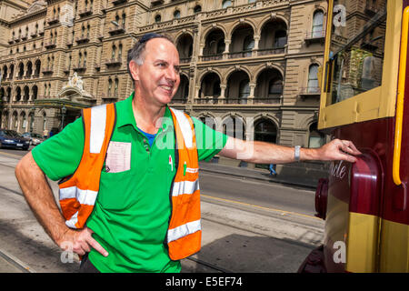 Melbourne Australien, Victoria CBD Central Business, District, Spring Bourke Street Station, Straßenbahn, Trolley, City Circle Line, Fahrer, Betreiber, Erwachsener, Mann Stockfoto