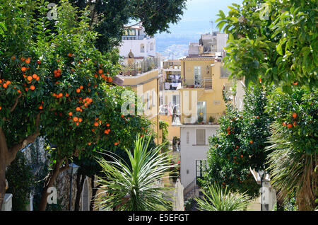 Antike Stadt Taormina ist ein sehr beliebtes Touristenziel an der Ostküste Siziliens gewesen. Stockfoto