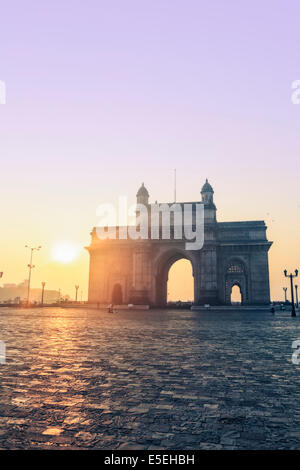 Das Gateway of India in Mumbai im Morgengrauen, Maharashtra, Indien Stockfoto