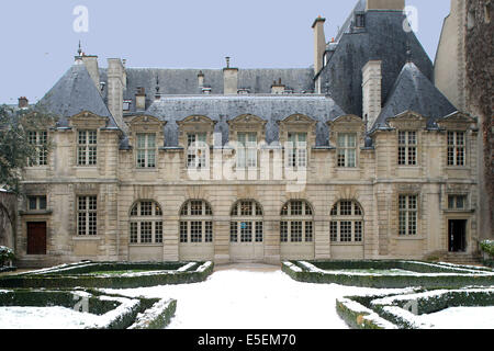 Frankreich, paris 3e, le marais, Hotel particulier, 24 rue Saint antoine, hoteld e sully, orangerie sous la neige, Beliegen des Monuments nationaux, Stockfoto