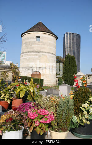 Frankreich, paris 14e, cimetiere du montparnasse, sepultures, moulin de la charite, fleurs, Stockfoto