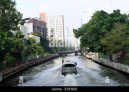 Die express Boot am Khlong Saen Saeb, Kanäle eines der wichtigsten Verkehrsmittel in Zentral-Bangkok, Thailand Stockfoto