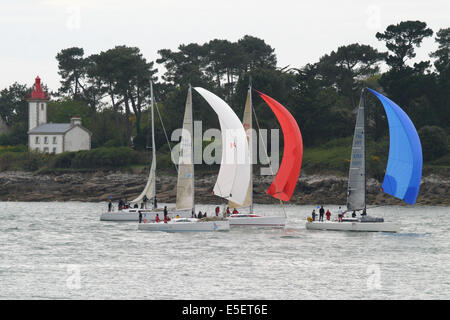 Frankreich, Bretagne, finistere Sud, cornouaille, sainte Marine, phare, Face a benodet, l'odet, bateaux, voiliers, regate, Stockfoto