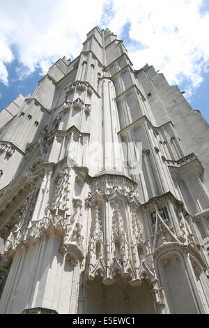 Frankreich, Pays de loiré, loire-atlantique, Nantes, Kathedrale Saint pierre et Saint paul, Tour Restauree, contre plongee, Elevation, Art gothique, Stockfoto