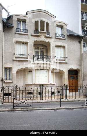 Frankreich, paris 16e, 60 rue la fontaine, fade de l'Hotel Mezzara, propriete de l'education nationale, expositions temporaires, architecte hector guimard, Stockfoto