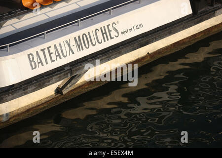 Frankreich, paris 7e, pont de l'alma, bateaux mouche du pont de l'alma, la seine, Detail coque, tourisme, croisiere fluviale, Stockfoto