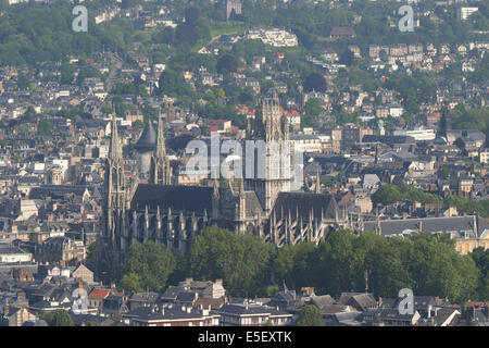 Frankreich, Haute Normandie, Seine maritim, rouen, eglise abbatiale Saint ouen, Panorama depuis la cote sainte catherine, vue generale, Stockfoto