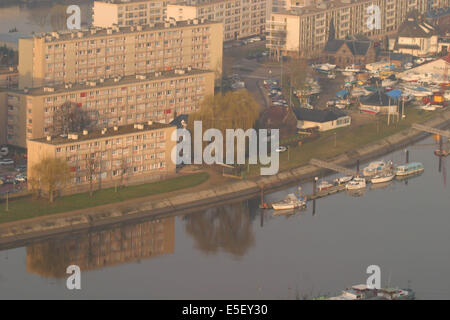 Frankreich, Haute Normandie, Seine maritim, rouen, Rive gauche, ile Lacroix, vue depuis la cote saine catherine, Panorama, la Seine, bateaux, Immeubles, Logements, Habitat, Stockfoto