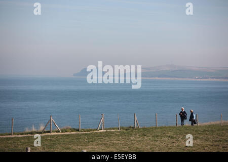 Frankreich, Region nord, pas de calais, cote d'opale, Cap gris nez, falaises, Panorama, cross gris nez, mer du nord, Signalisierung GR, randonnee, sentier, Panorama, vue sur le Blanc nez, Stockfoto