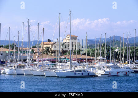 Frankreich, Region paca, var, la londe les maures, Hafen, voiliers, bateaux, plaisance, massiv des maures, Stockfoto