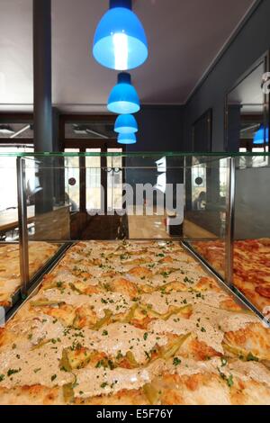 Pizzeria al Taglio, 2 bis Rue Neuve Popincourt, Paris Stockfoto