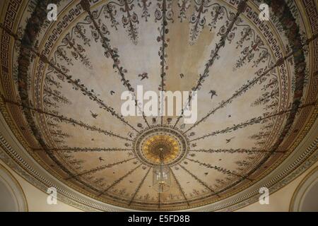 Frankreich, ile de france, paris 9e, 9 rue drouot, mairie du 9e, Hotel d'augny, Salon aguado, Detail de la rotonde au plafond, decor, oiseaux, palmettes, Datum: Ete 2012 Stockfoto