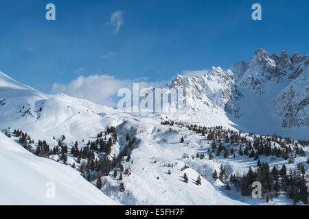 Berge mit Schnee in Gesamte10, Alpen, Italien Stockfoto