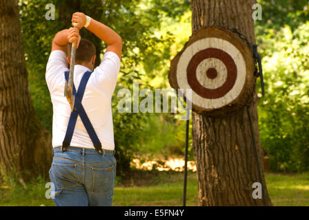 Axt werfen, Linn County Logger Jamboree, Linn County Pioneer Picknick, Brownsville, Oregon Stockfoto